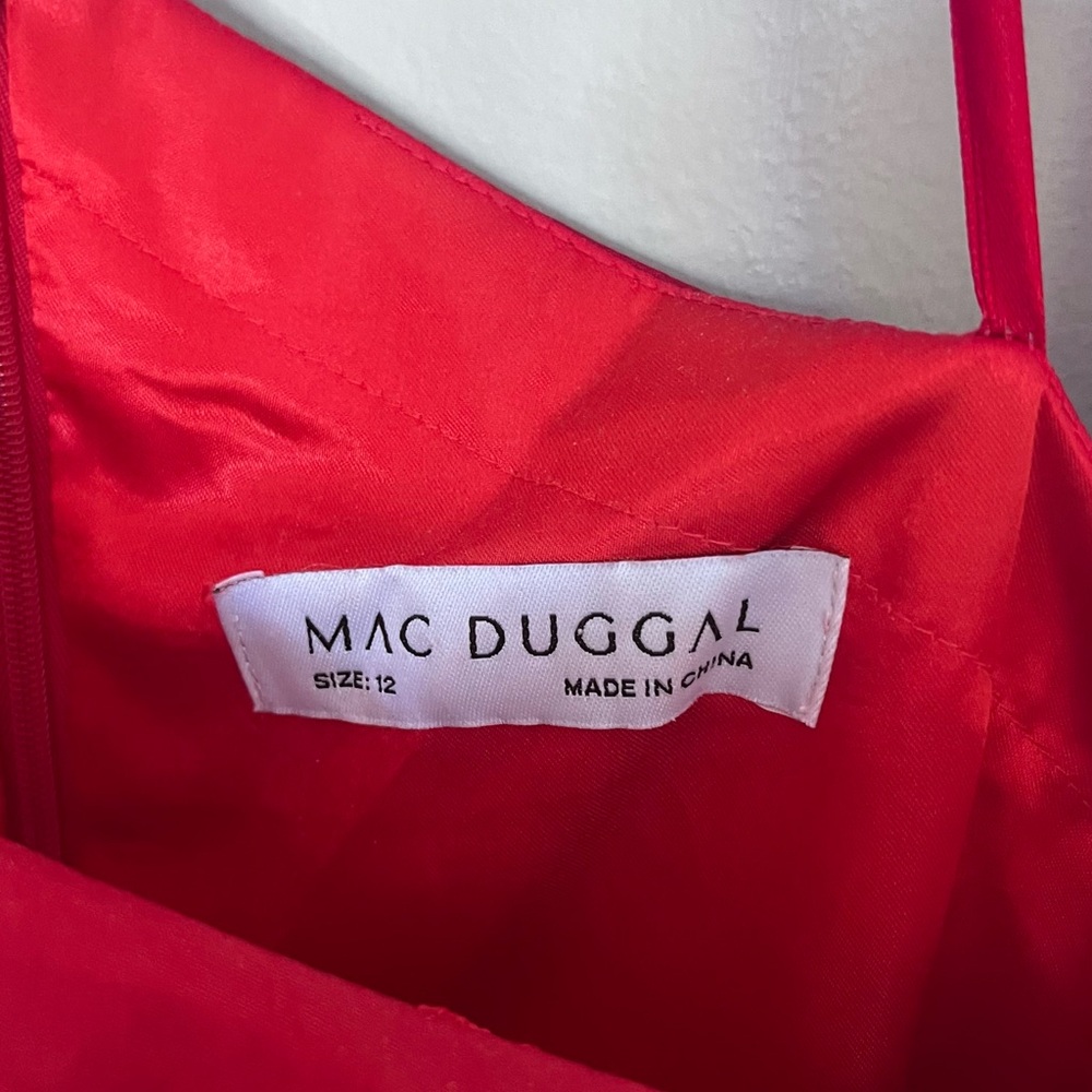 Mac Duggal red solid colored one shoulder formal gown size 12 • black tie dress - Picture 8 of 12